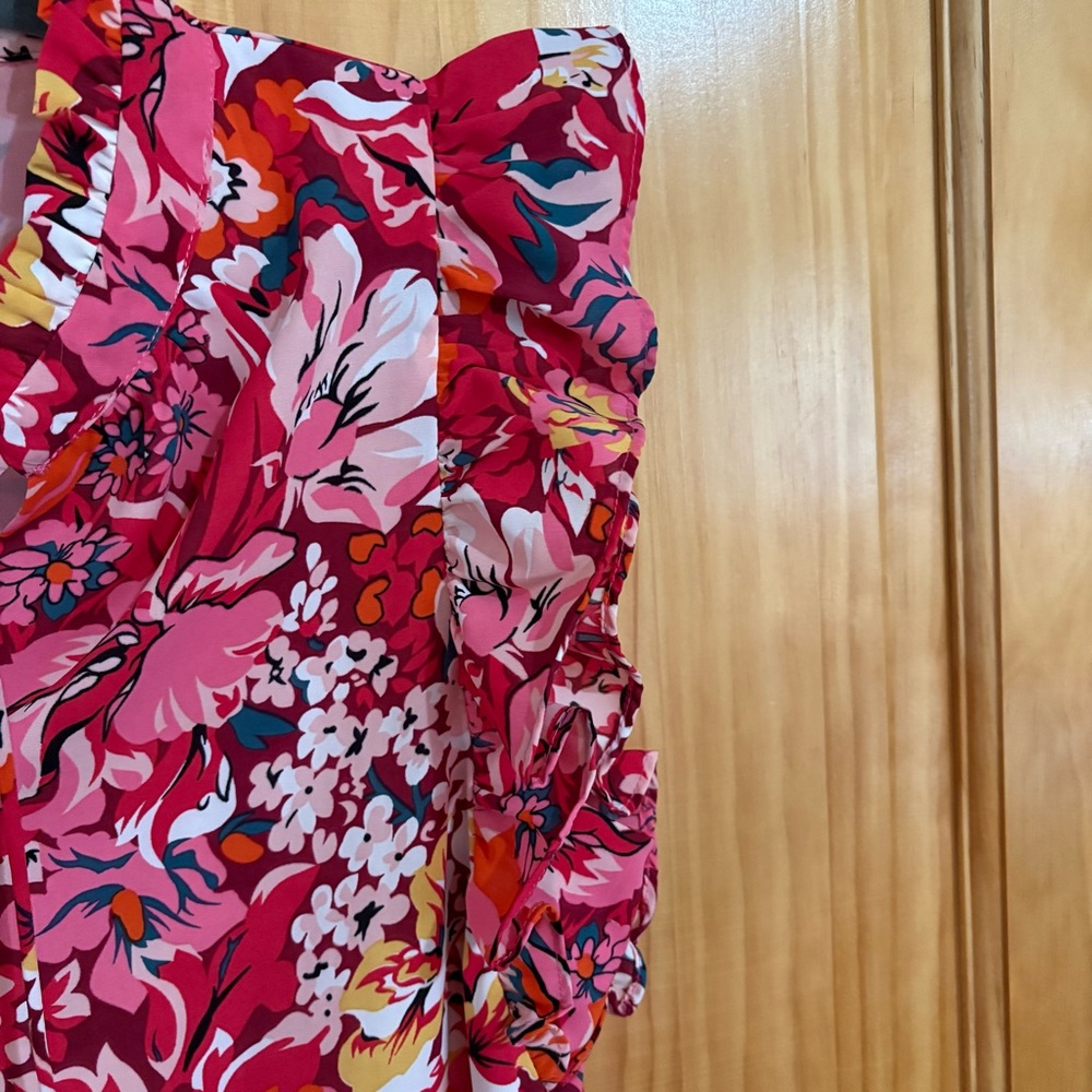 Floral Ruffle V-Neck Top - Picture 3 of 5